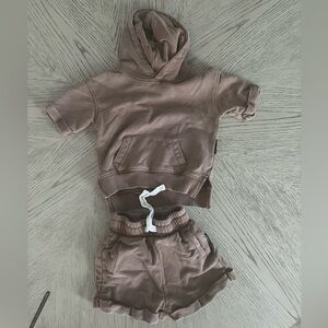 Little bipsy outfit size 6-12 months